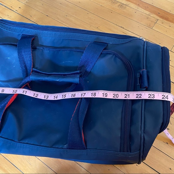 Tommy Hilfiger duffel bag - Picture 5 of 8
